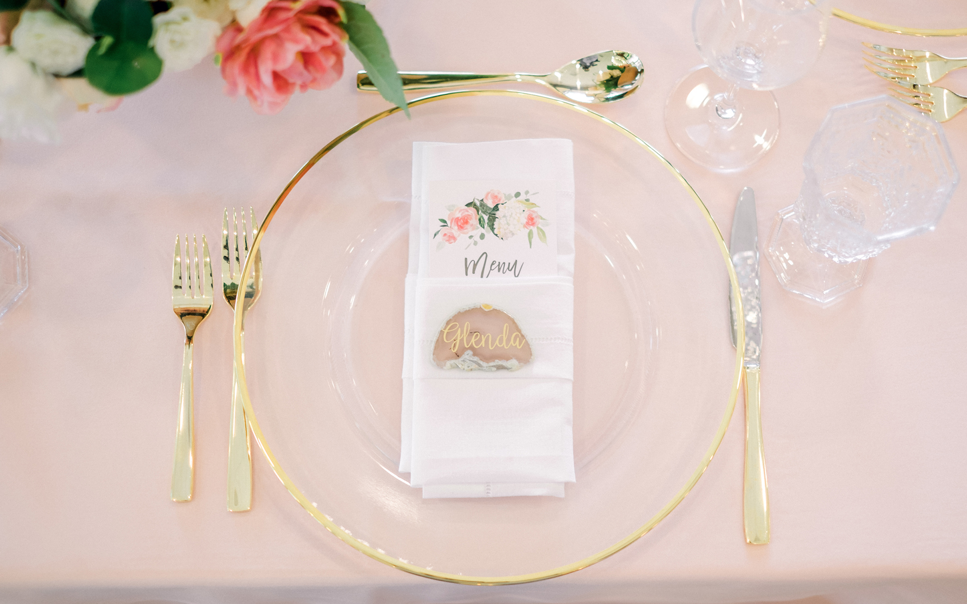 Customizable wedding table set